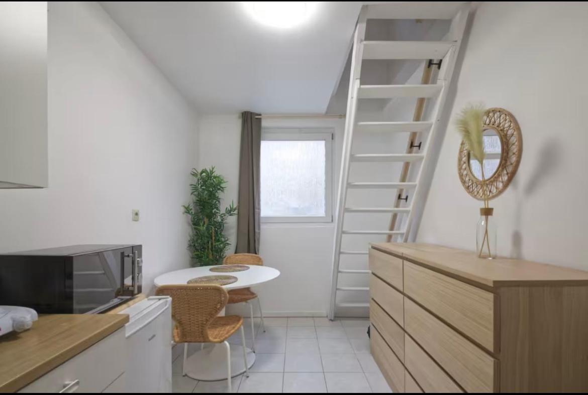 Bruxelles Nid Douillet Et Chaleureux Apartment Exterior photo
